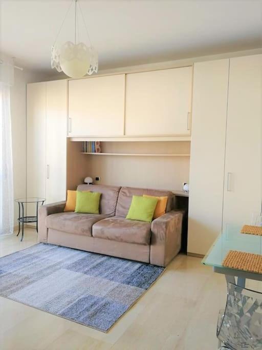 Gef House - Studio Apartment Bande Nere มิลาน ภายนอก รูปภาพ